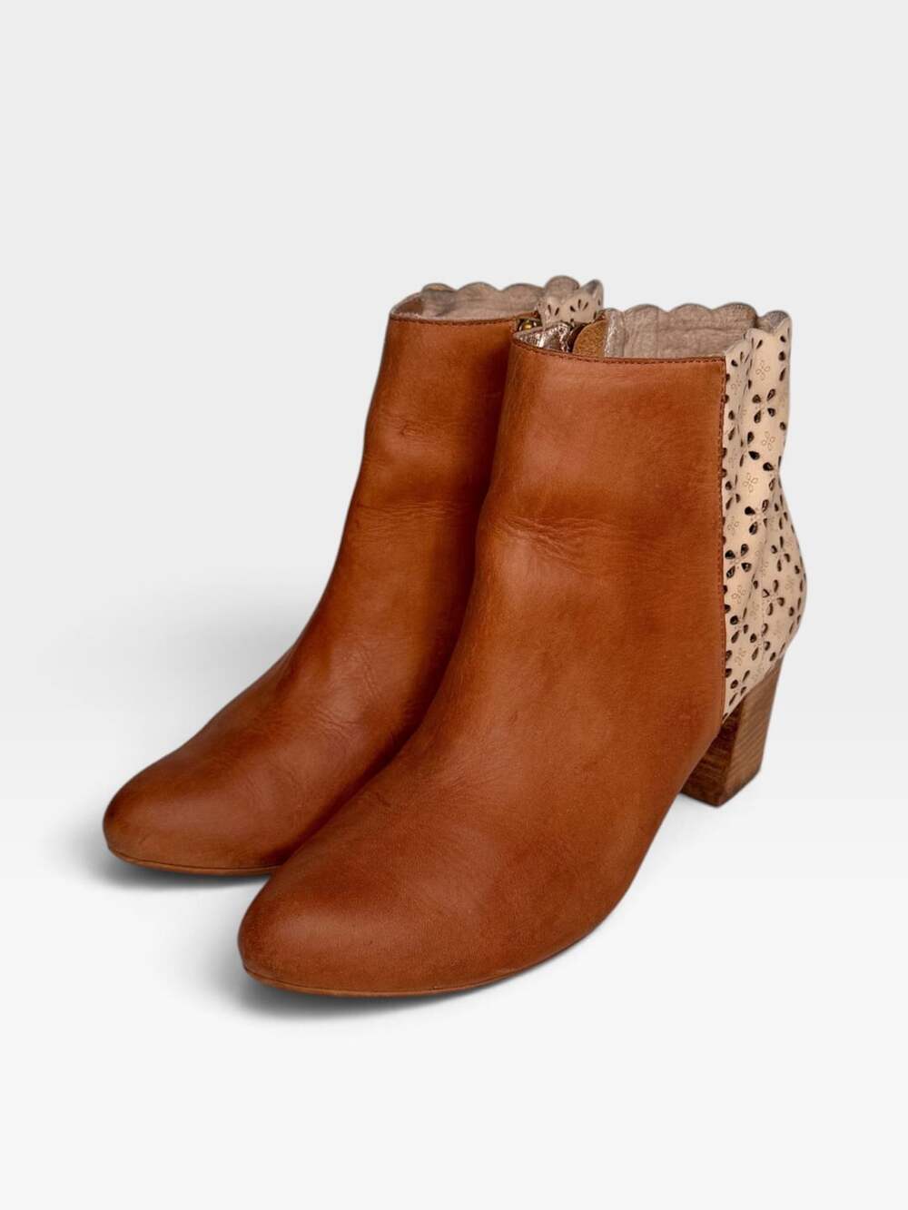 Miss Albright Brown Leather Cutout Heel Ankle Boots Size 6